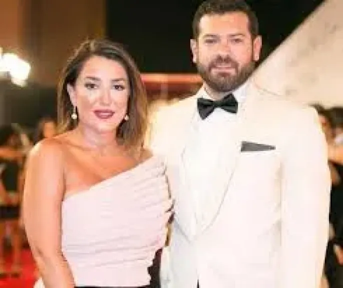 عمرو يوسف وزوجته كندة علوش