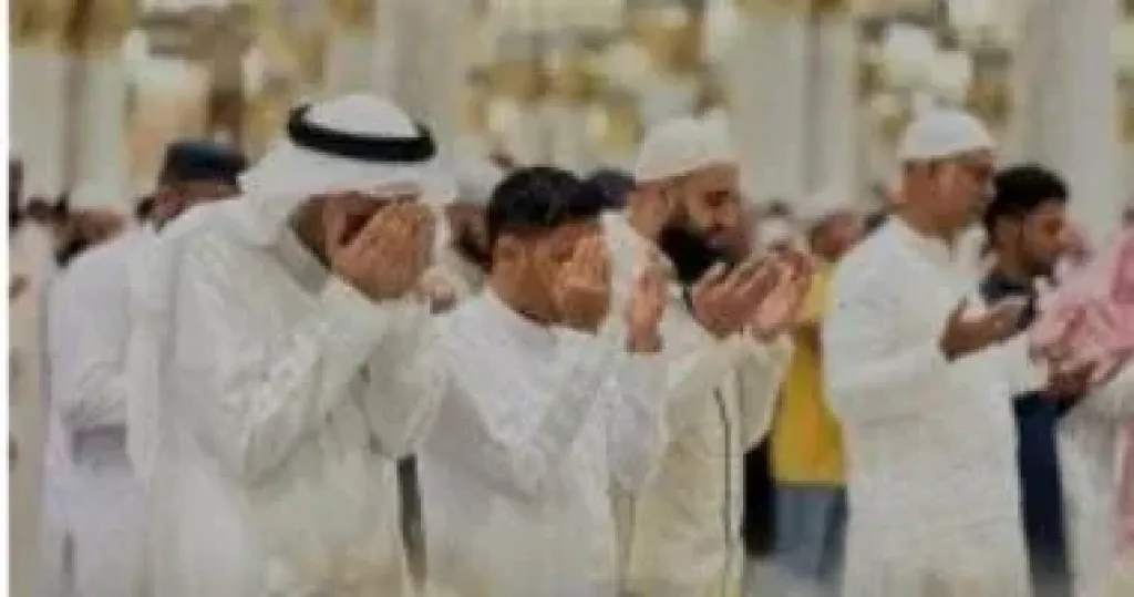 المصلون بالحرم