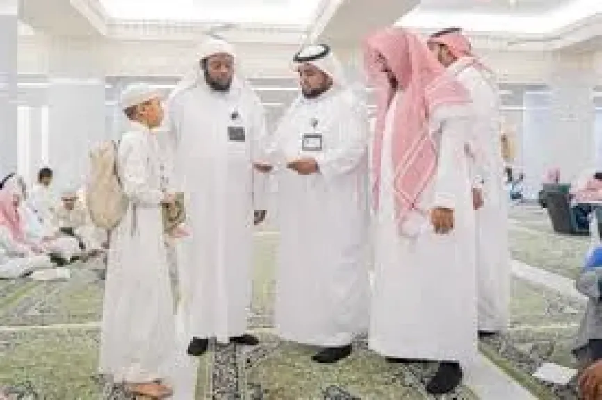 المصلون بالحرم 
