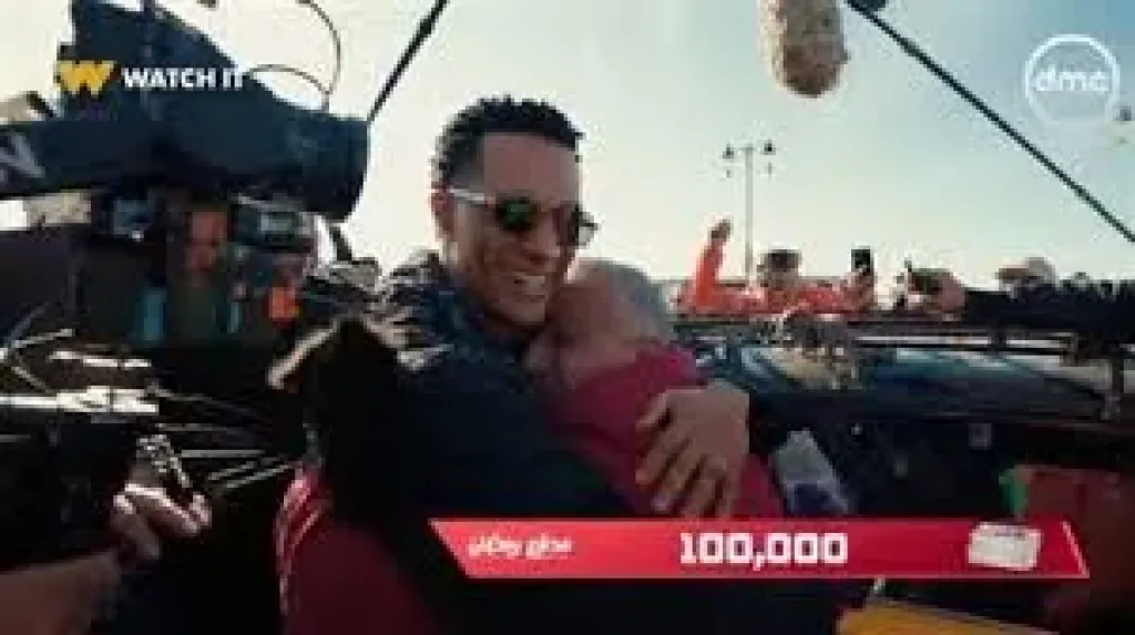 محمد رمضان مع سائق التاكسي