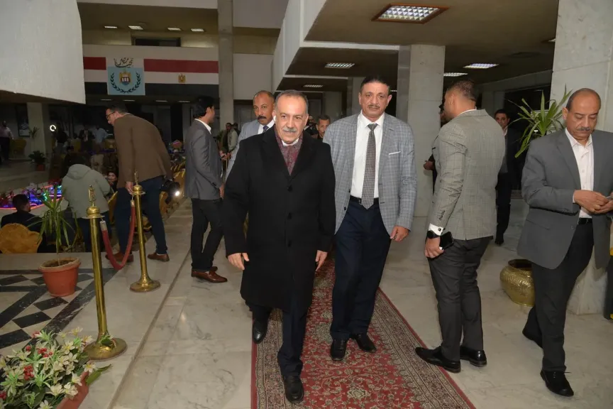 محافظ أسيوط 