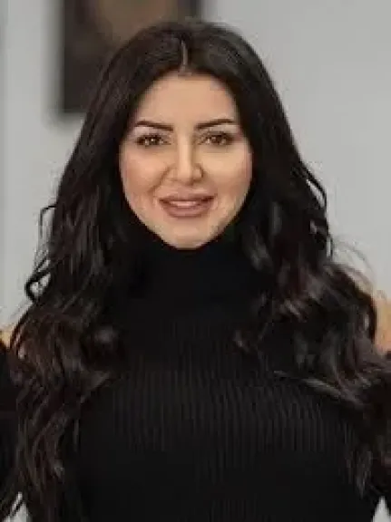 الفنانة إيناس النجار