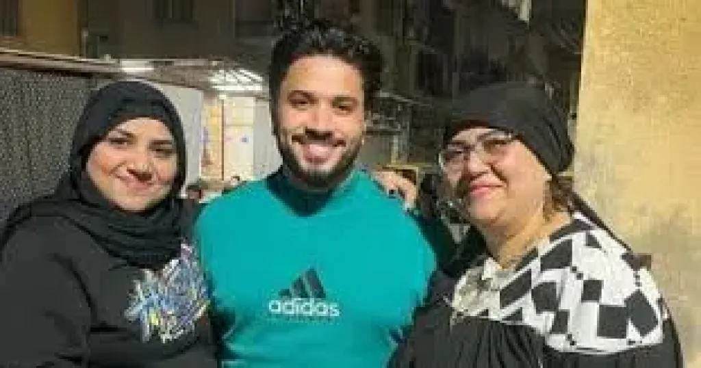 مصطفى حجاج مع عائلته