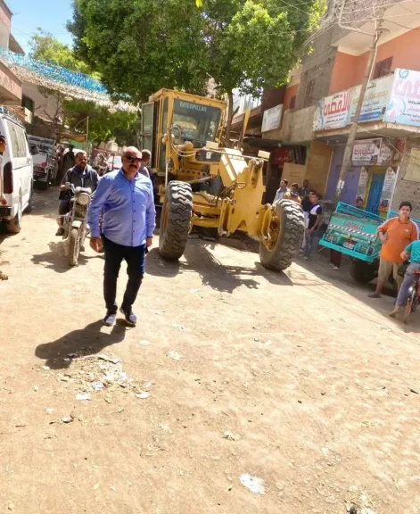 جانب من متابعه 