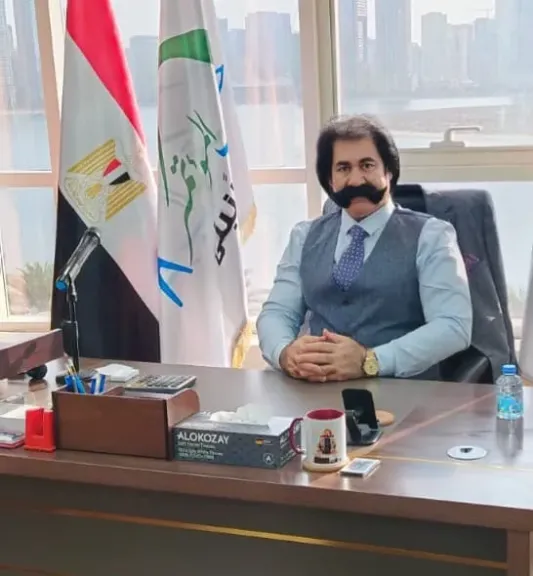 أحمد منصور