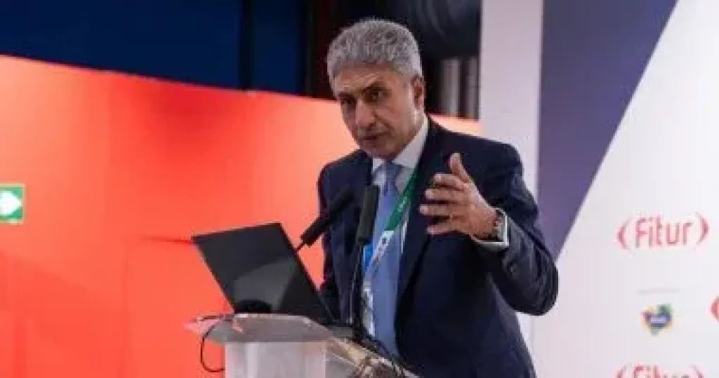 وزير السياحة