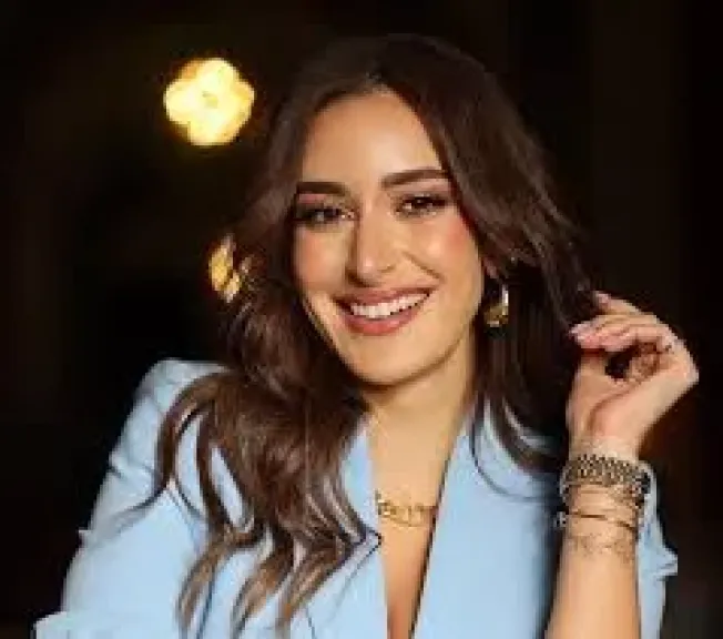 امينة خليل