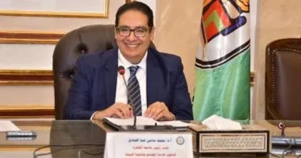 الدكتور محمد سامى عبدالصادق رئيس جامعة القاهرة