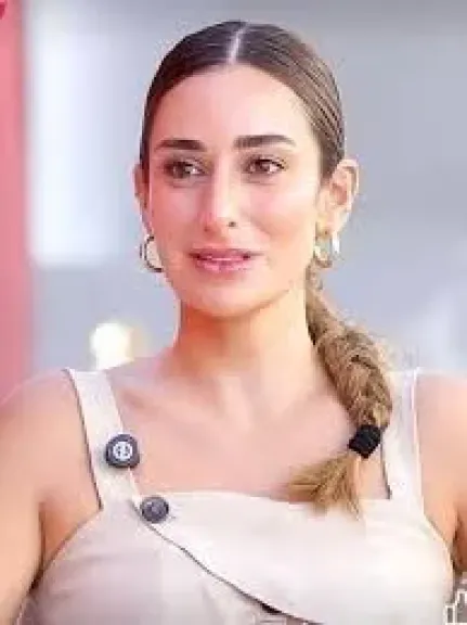 النجمة أمينة خليل