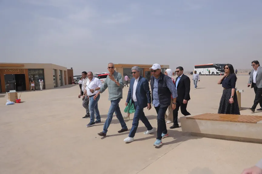 جولة وزير السياحة 