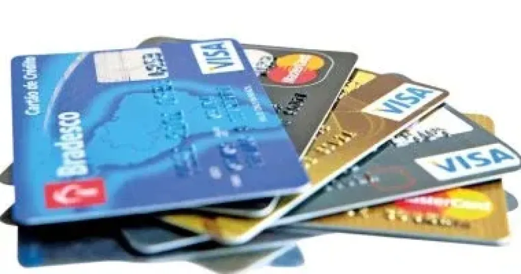 الاستيلاء علي بيانات بطاقات الدفع