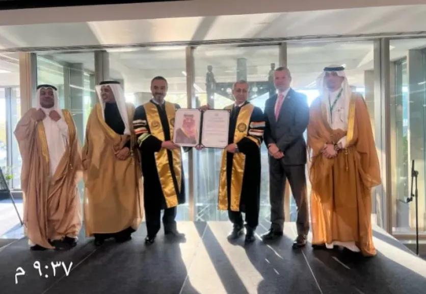 الأمير خالد أثناء تسلم الدكتوراه 