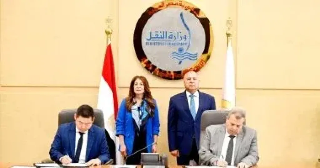 توقيع 3 عقود في مجال السكك الحديدية