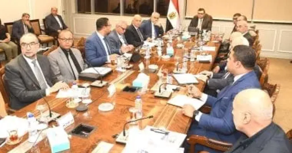 خلال الاجتماع