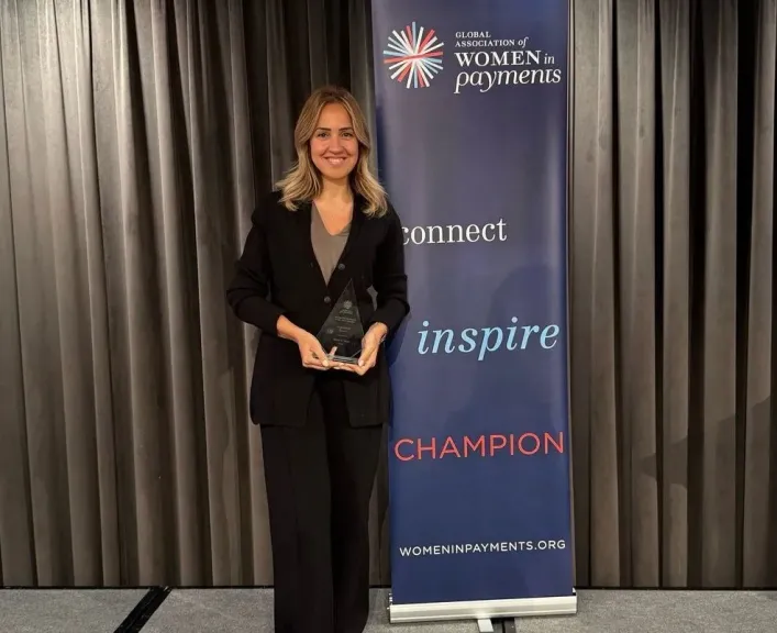 ملاك البابا تحصد -جائزة Inspiration Award