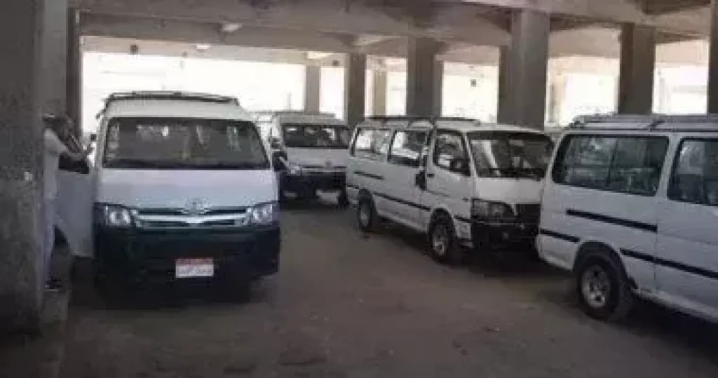  مواقف السيارات 