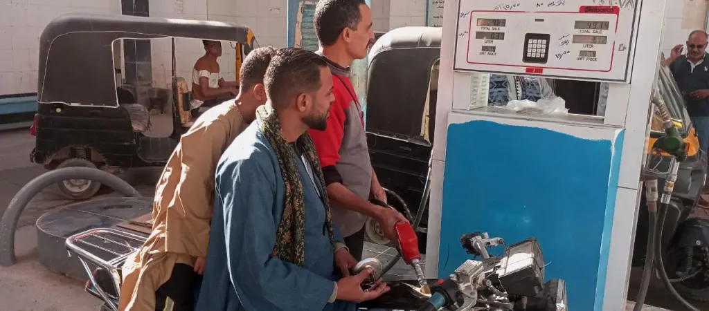 جانب من متابعه 