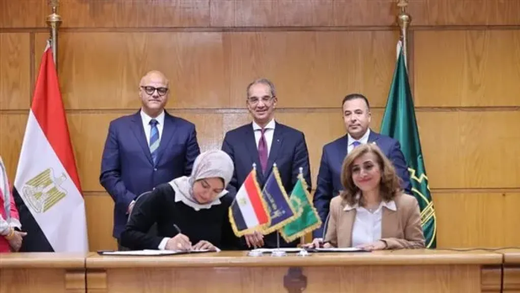 وزير الاتصالات والتكنولوجي ومحافظة القليوبية