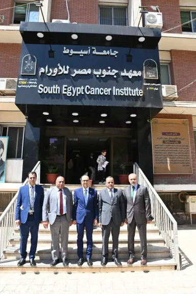 جانب من متابعه 