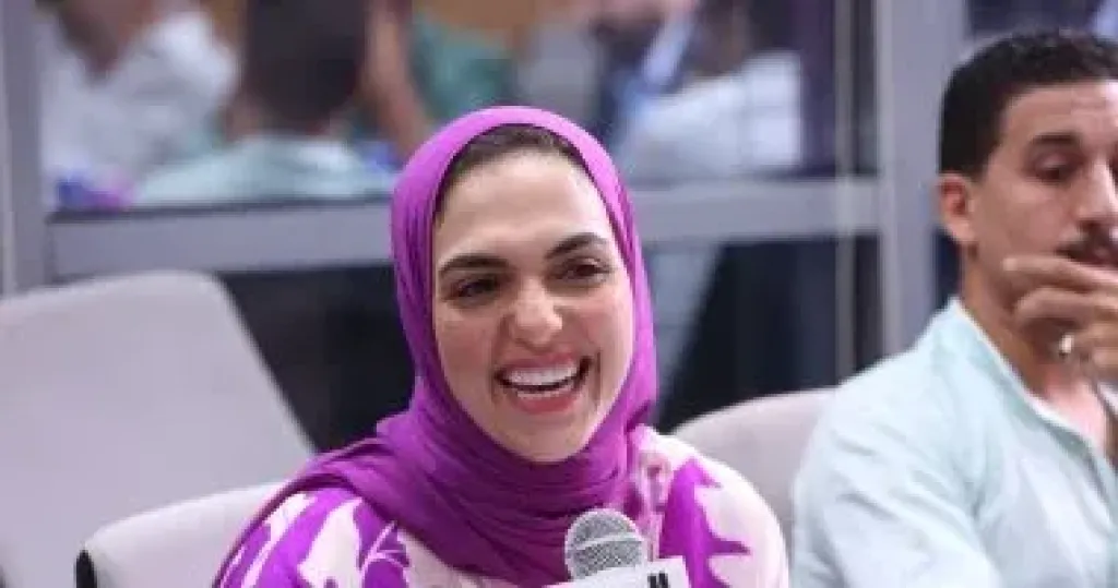 نيرة الأحمر