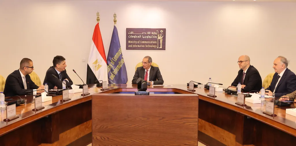 الدكتور/ عمرو طلعت وزير الاتصالات