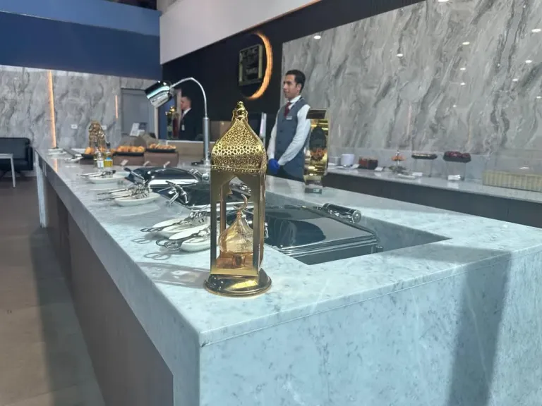  صالات السفر بمطار القاهرة الدولي