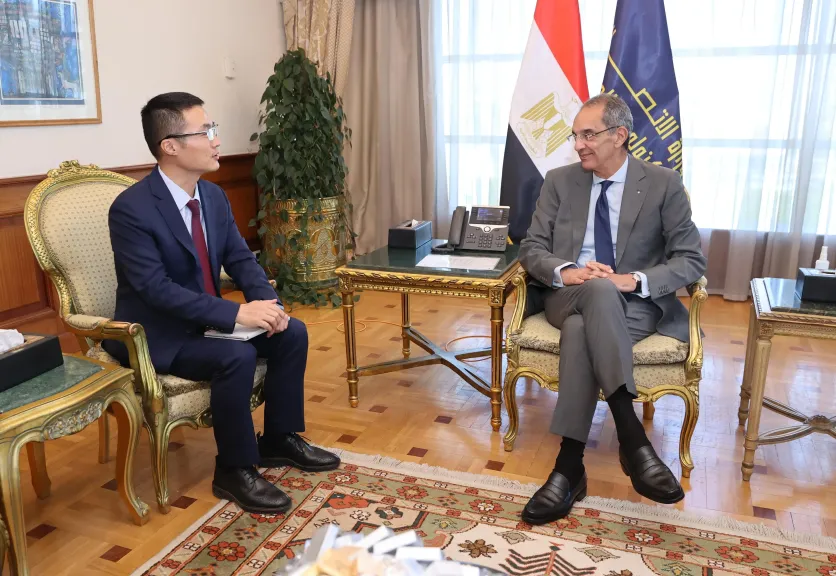 وزير الاتصالات  يلتقى الرئيس التنفيذى الجديد لشركة هواوى مصر