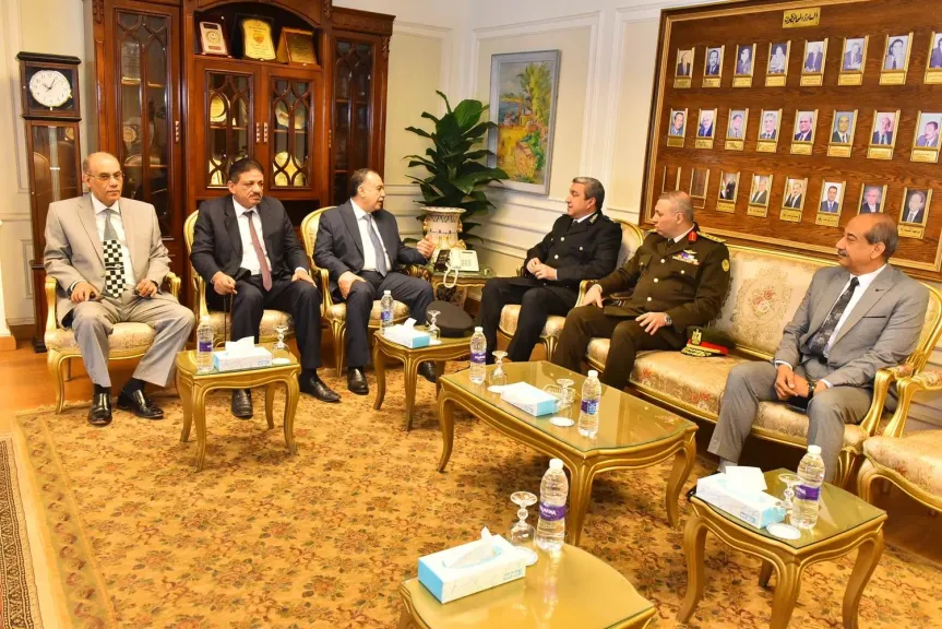 محافظ أسيوط 