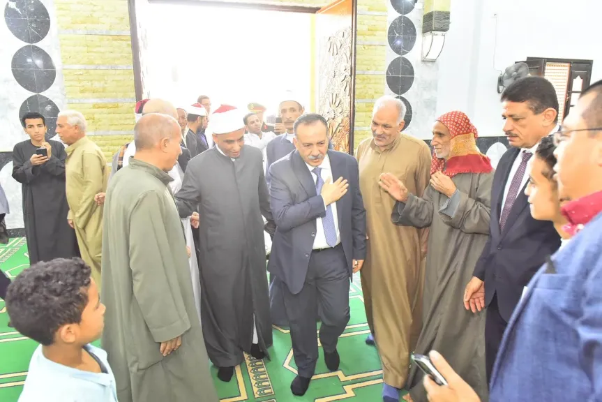 جانب من متابعه 