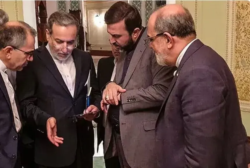 الوفد الإيراني خلال محادثات مسقط