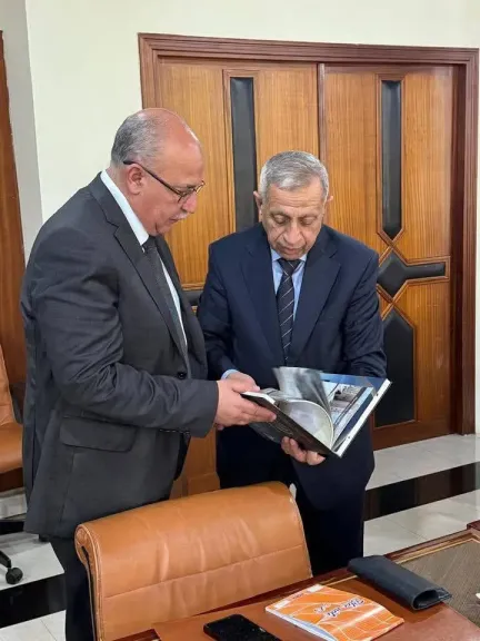 رئيس الأكاديمية العربية يبحث مع مسؤولين مغاربة 