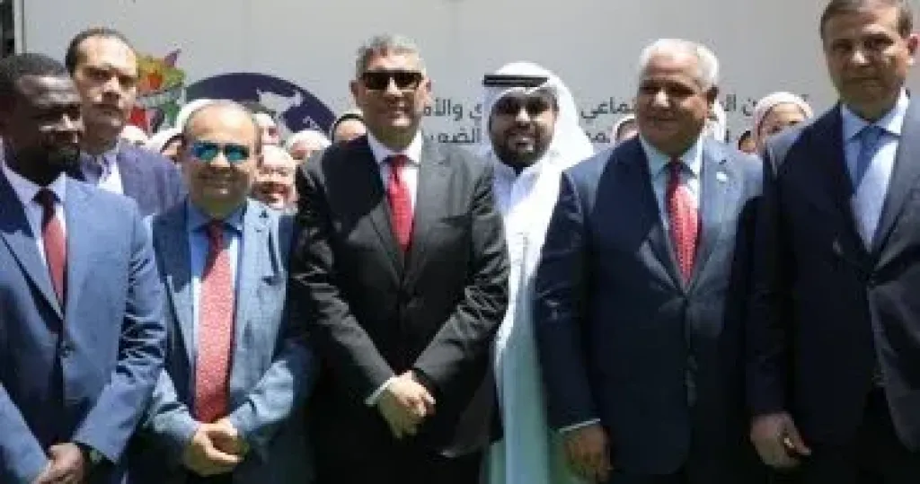 محافظ الجيزة خلال افتتاح معرض الزهور