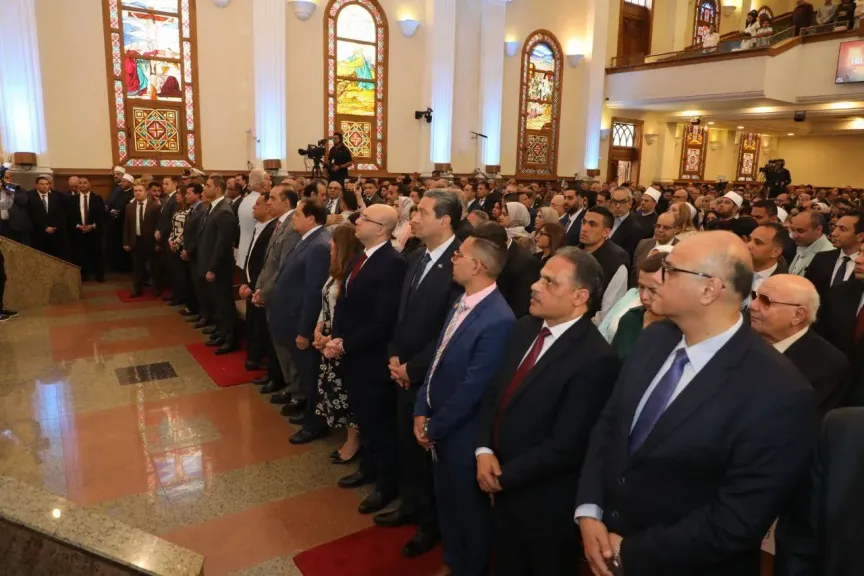 جانلب من حضور المحافظ عيدالقيامة المجيد