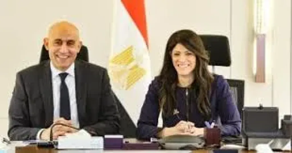 وزيرة التخطيط ووزير التعليم