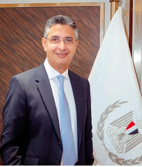 الدكتور شريف فاروق