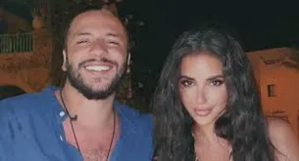 محمد السباعي وزوجته آية سماحة