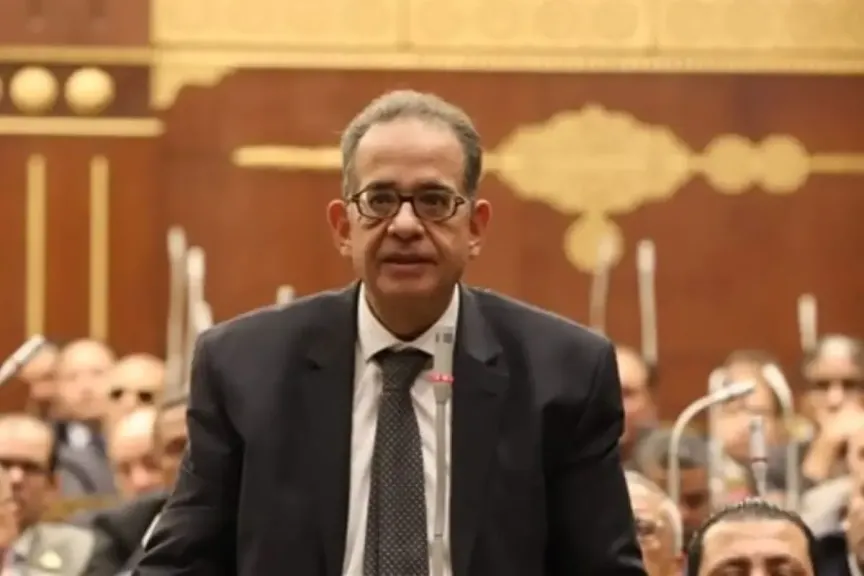 النائب طارق عبد العزيز