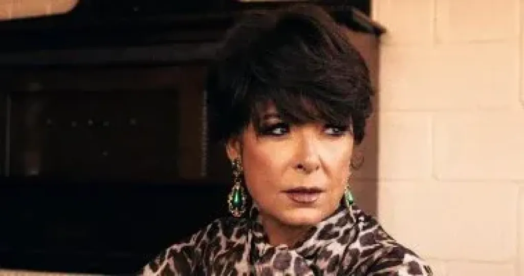 الفنانة أنوشكا