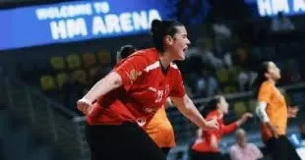 الأهلي يهزم الشمس و يحسم لقب دوري سيدات اليد