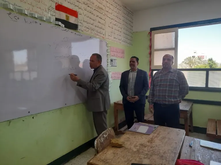 جانب من متابعه 