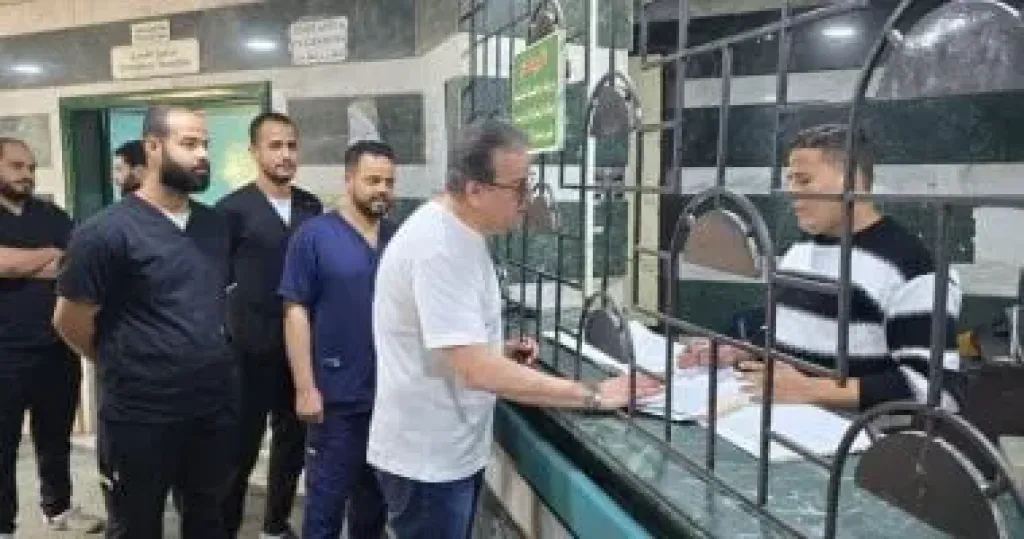 وزير الصحة يتفقد مستشفى البنك الأهلي