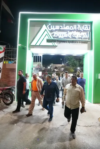 جانب من متابعه 