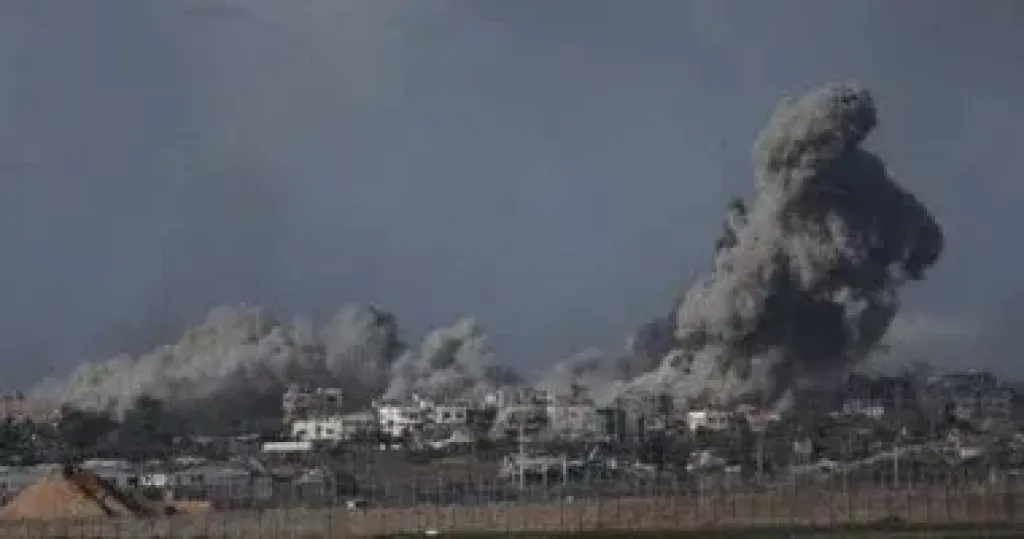 قصف 