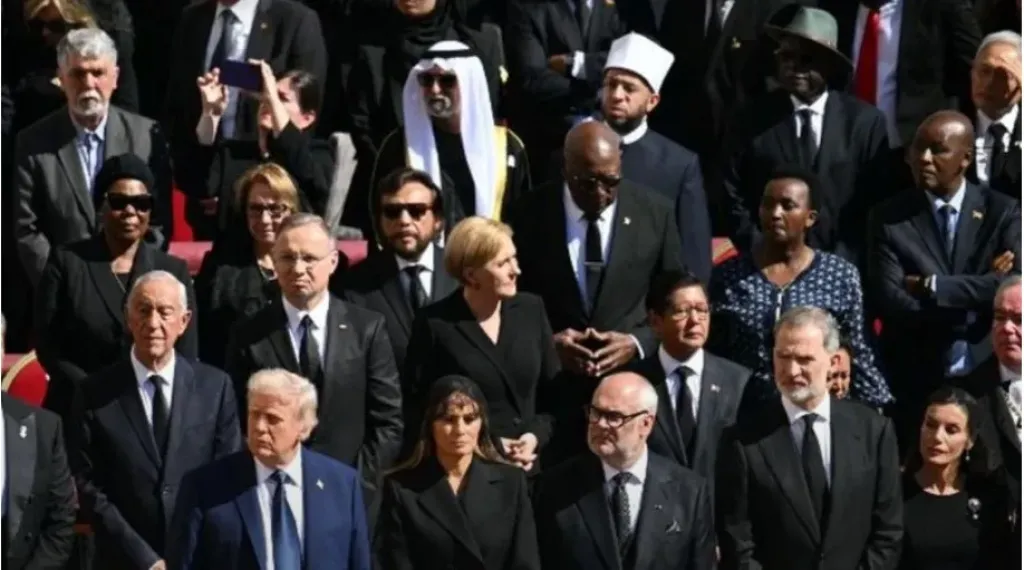 وزير الأوقاف يحضر جنازة البابا فرنسيس وسط حضور مكثف من ملوك ورؤساء العالم