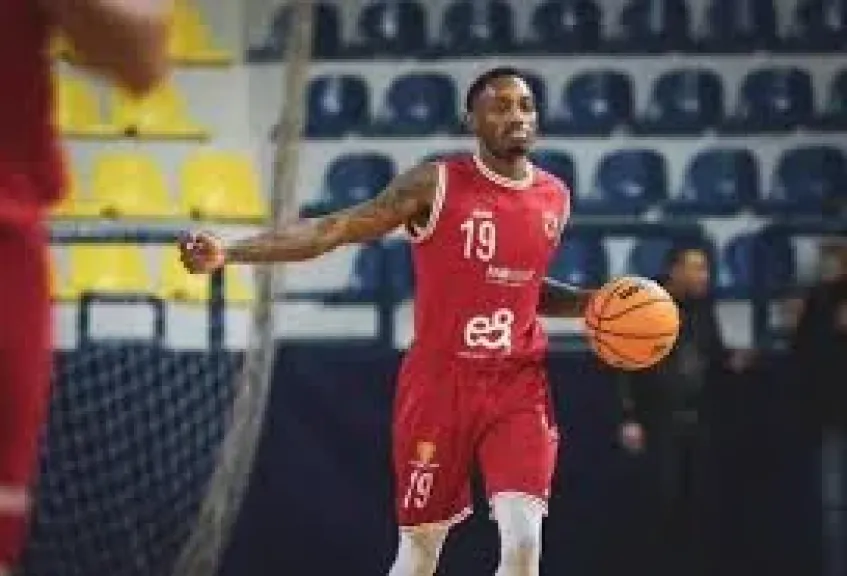 كينى هايز لاعب سلة الزمالك الجديد