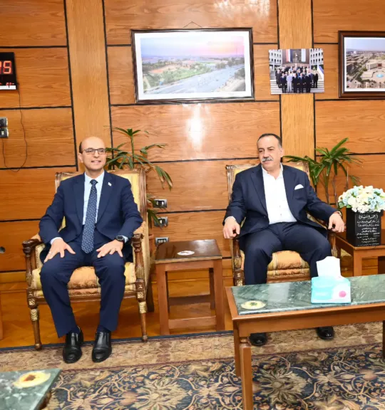 محافظ أسيوط 