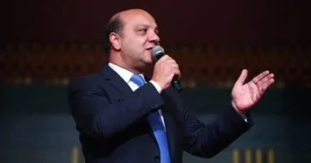 الدكتور إيهاب أمين - رئيس الاتحادين المصري والأفريقي للجمباز