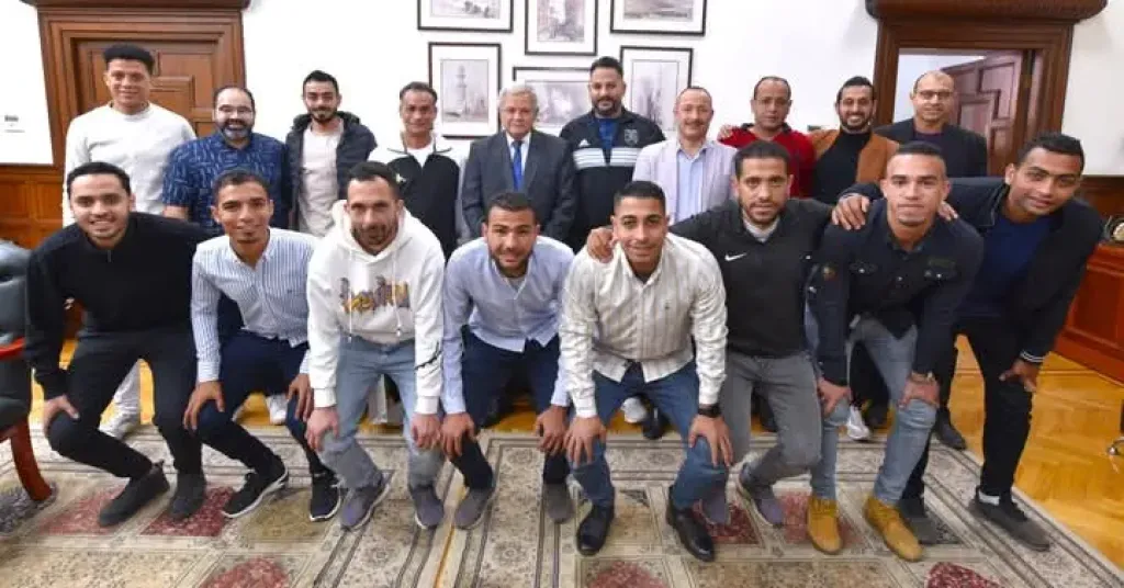 جانب من متابعه 