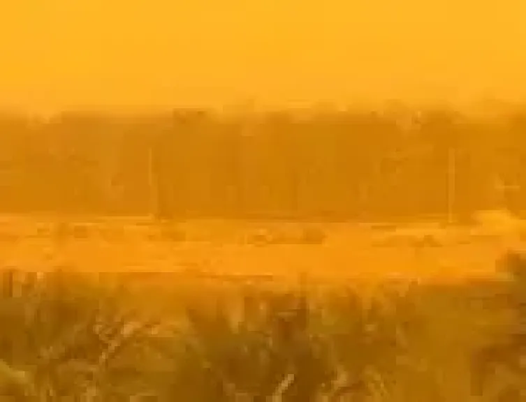 عاصفة ترابية