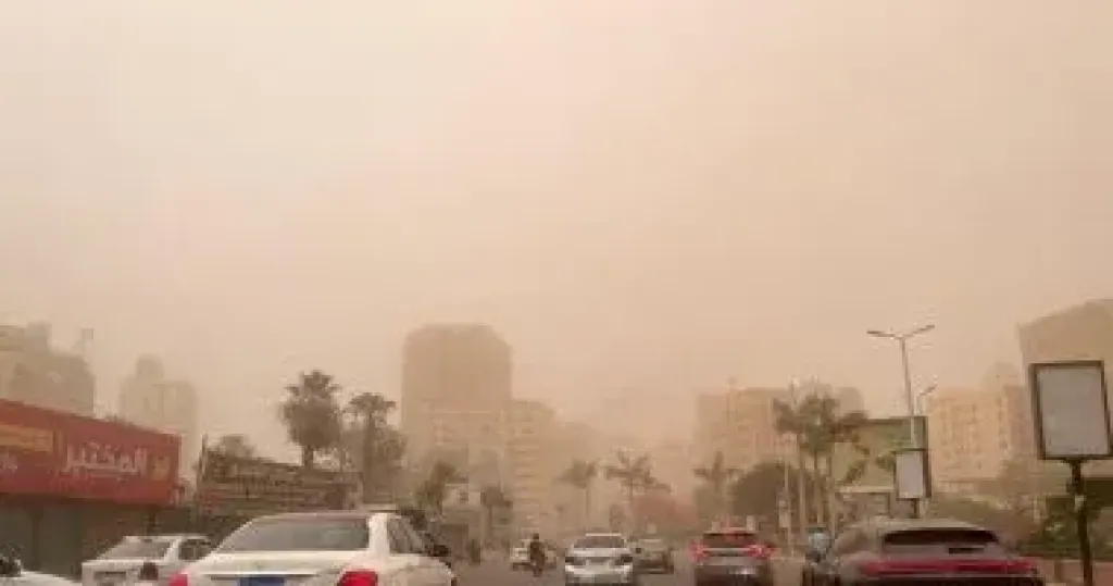 عاصفة ترابية